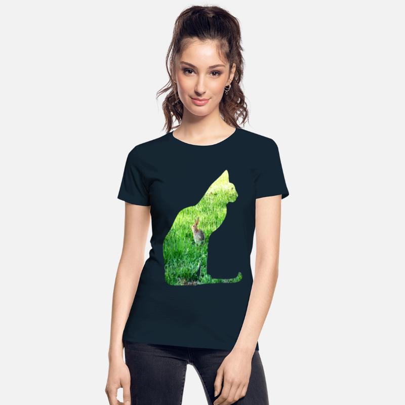 Cat Ate The Rabbit in The Grass