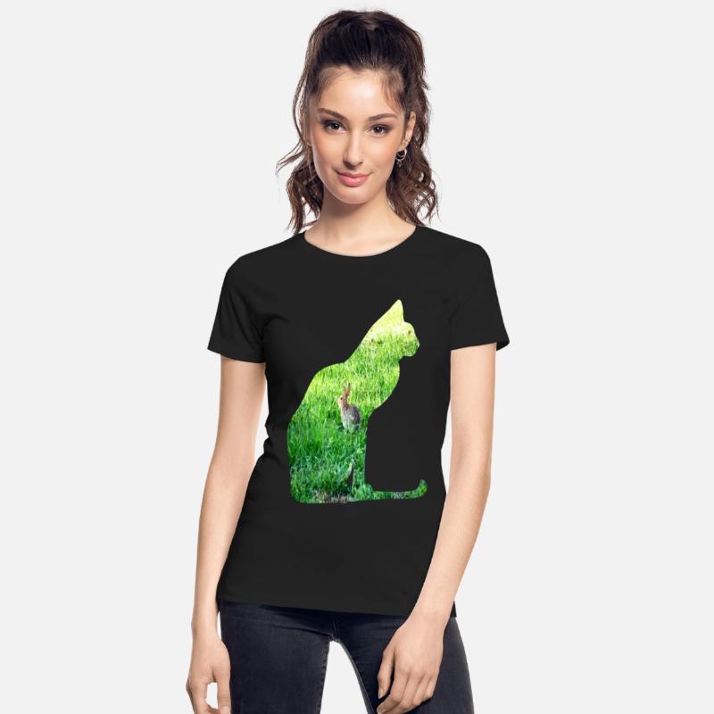 Cat Ate The Rabbit in The Grass