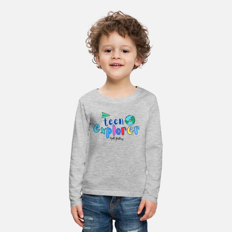 Teen explorer, traveler