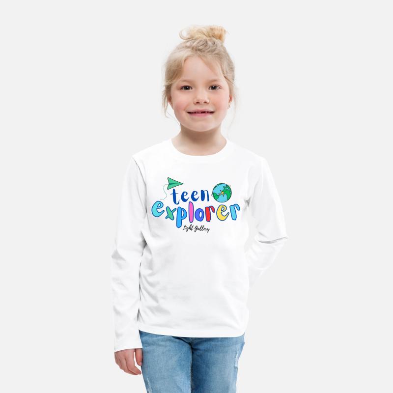 Teen explorer, traveler